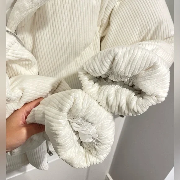 *SOLD* Aritzia Cream Bomber Jacket - Picture 6 of 10